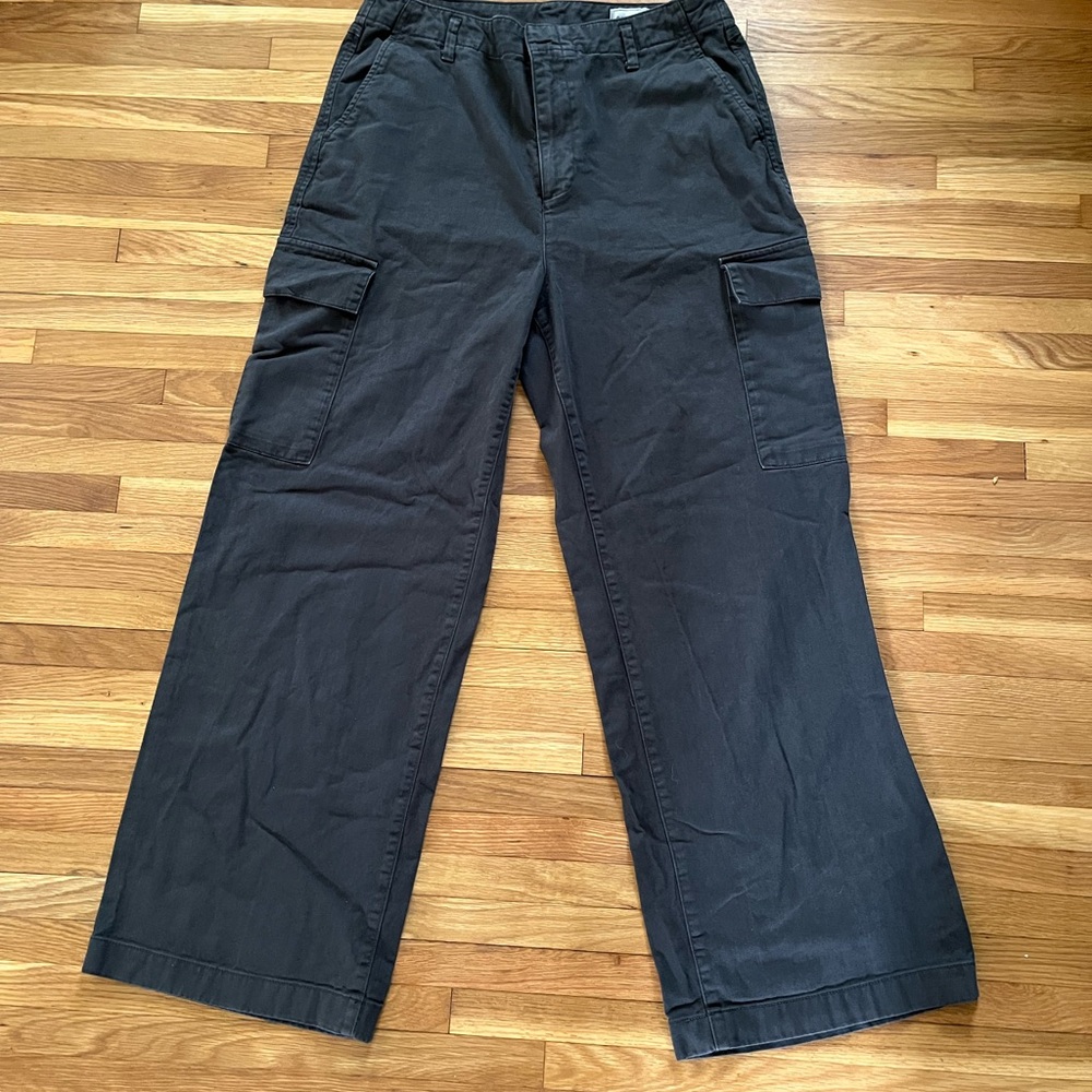 GAP Women’s Loose Khaki Cargo Pants
